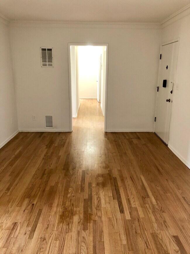 Foto del edificio - 1145 S Holt Ave