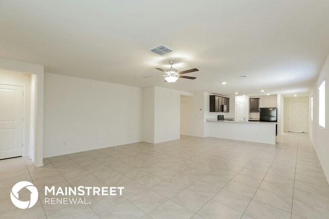 Foto del edificio - 25444 W Mahoney Ave