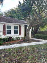 Building Photo - 4295 NE 10th Ct