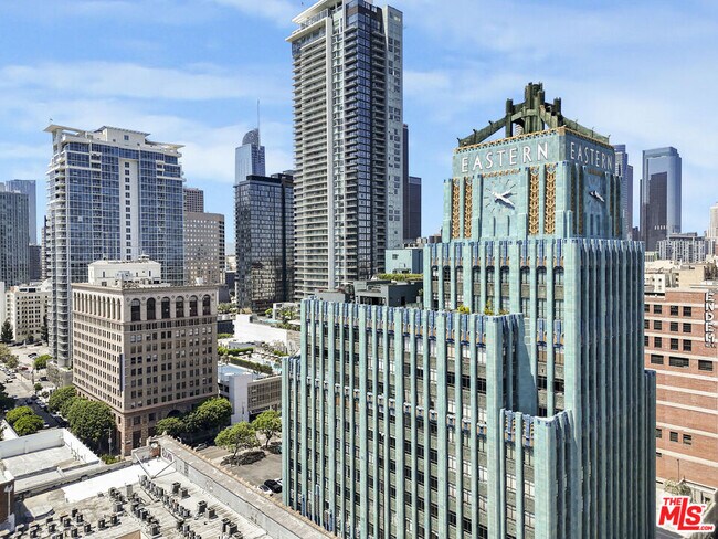 Building Photo - 849 S Broadway