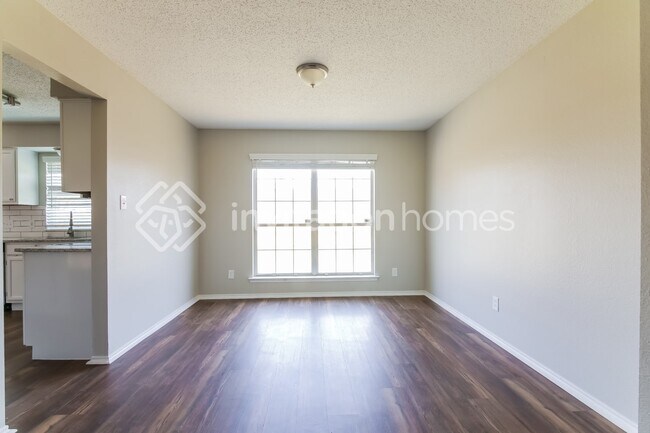 Building Photo - 4216 Hathaway Dr