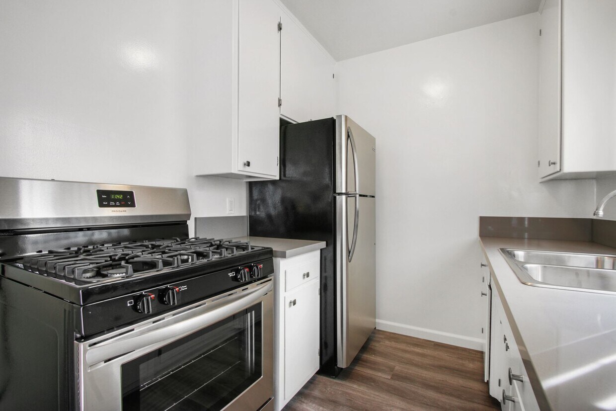 1231 12th St. in Santa Monica. Steps to W... - 1231 12th St. in Santa Monica.  Steps to W...