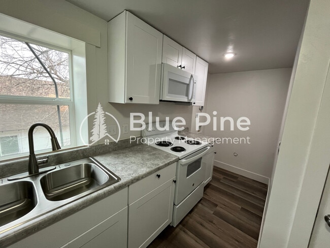 Foto del edificio - 1288 Lake Ave