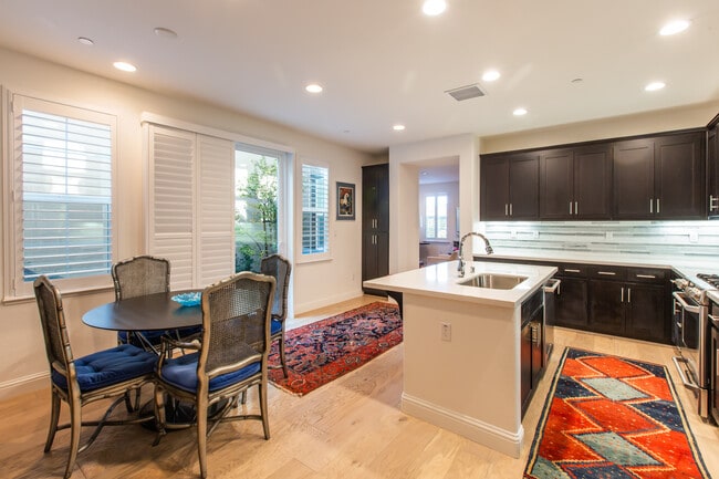 Foto del edificio - 1110 Healdsburg Ave