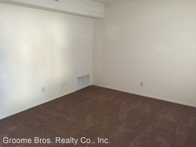 Building Photo - 3 br, 1.5 bath House - 414 Roxana Road