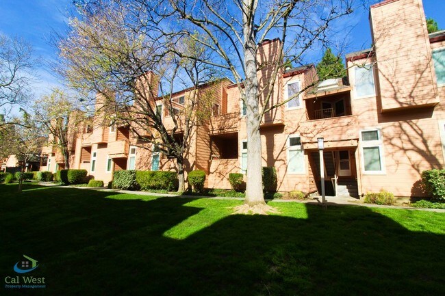 Building Photo - 5308 Borneo Cir