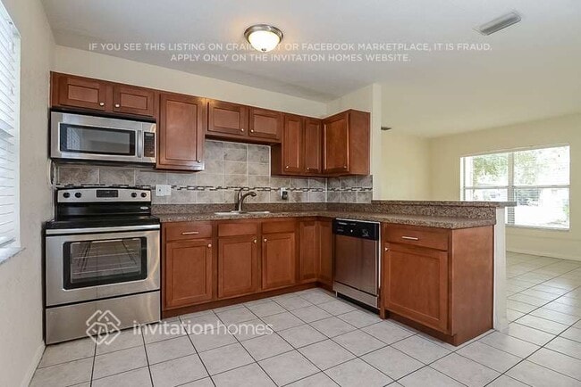 Building Photo - 2160 Riviera Dr