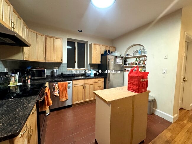 Foto del edificio - 616 Columbus Ave