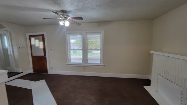 Building Photo - 1573 East Ave