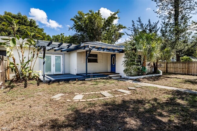 Building Photo - 3 br, 2 bath House - 5655 1St Avenue N