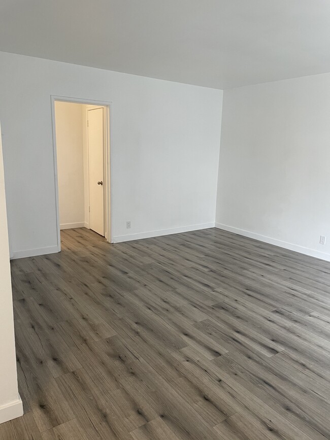 Living room - 12329 Oxnard St