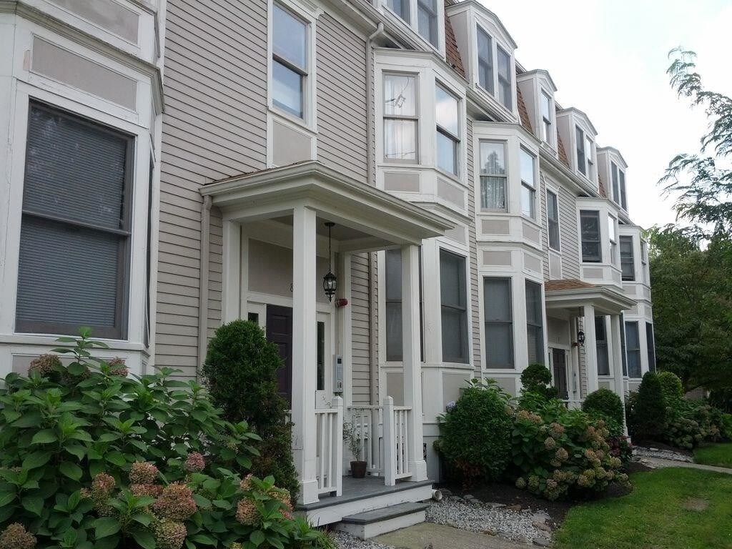 8 Slocum St Unit 9, Providence, RI 02909 Condo for Rent in Providence