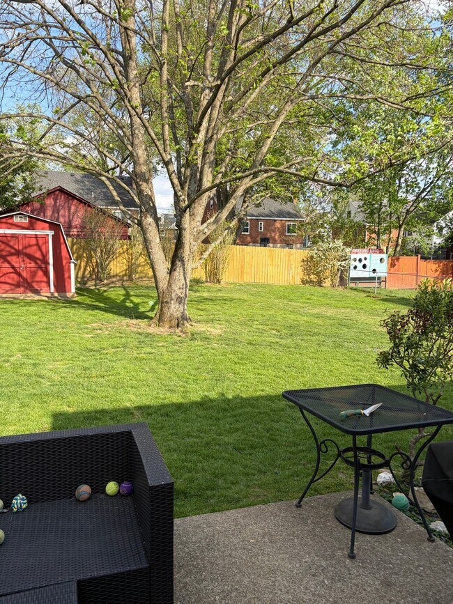 Foto del edificio - 7252 Thomas Dr