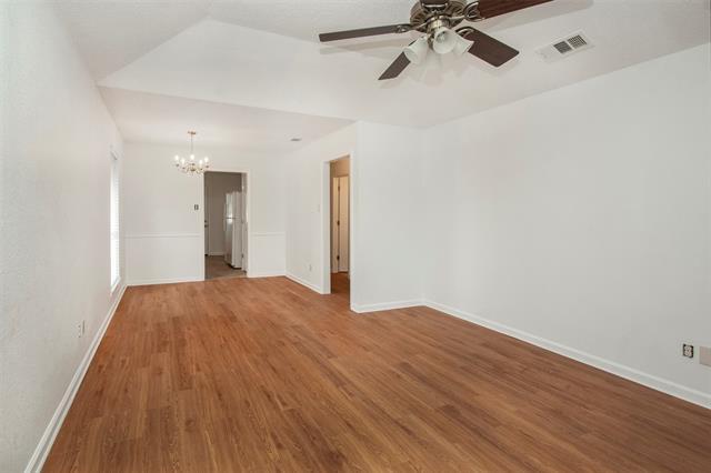 Foto del edificio - 3703 Jewel St