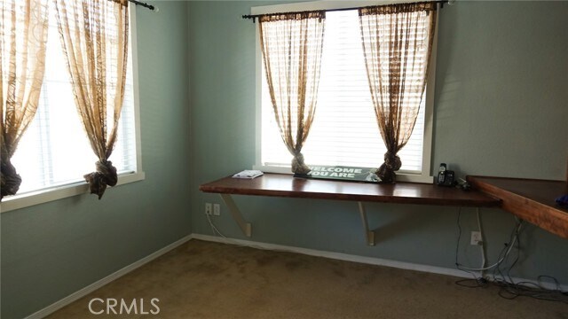 Foto del edificio - 33953 Lily Rd