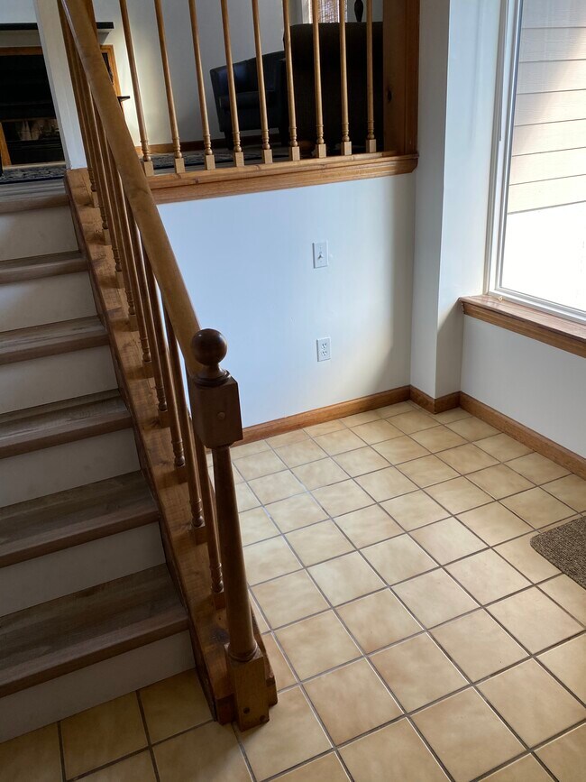 Foyer - 113 Peddlars Dr