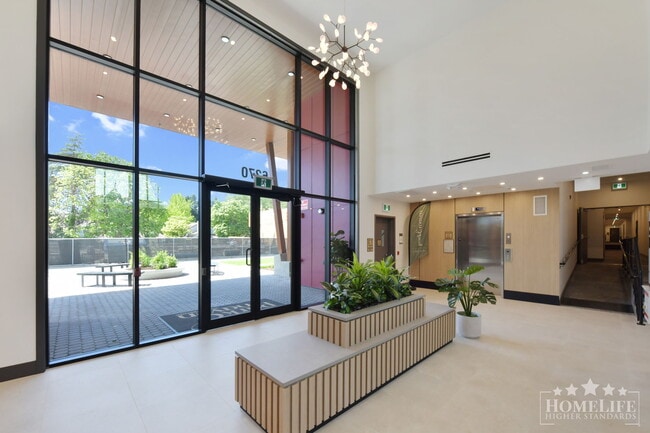 Building Photo - Stunning 1 Bed + den, 1 Bath Condo for Rent in Clayton Heights, Surrey