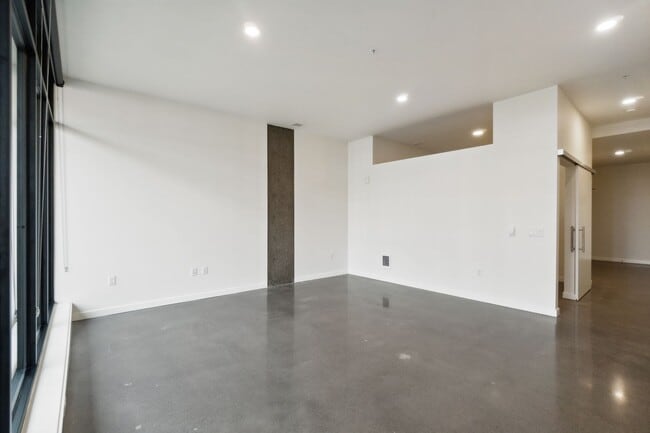 Interior Photo - 23 Broadway