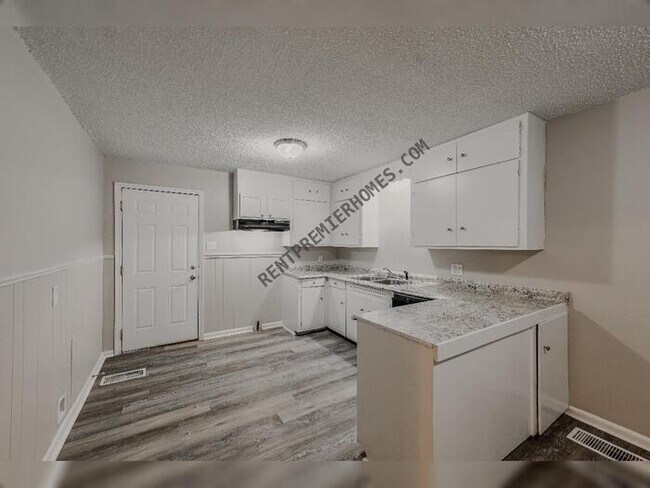 Building Photo - 306 Kay St