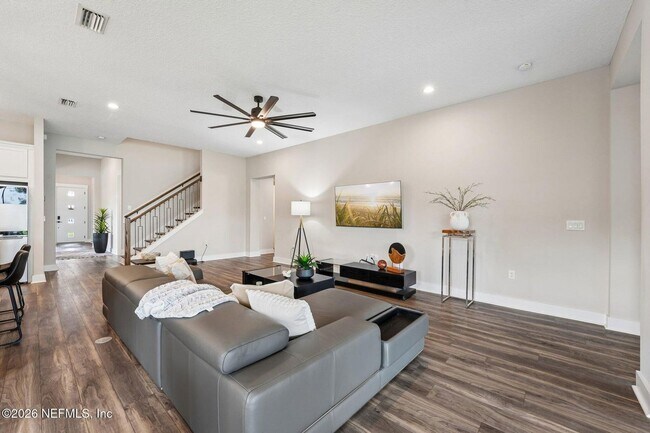 Foto del edificio - Enjoy the best of Jacksonville living.