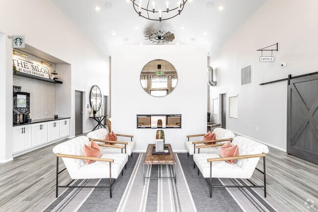 Clubhouse - Silos at Ellis Crossing