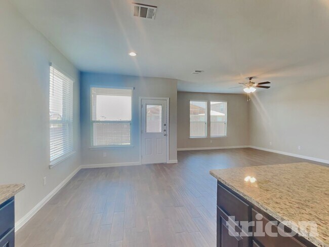 Building Photo - 9124 Highland Orchard Dr