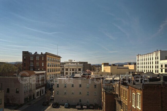 Foto del edificio - 111 Kirk Ave SW