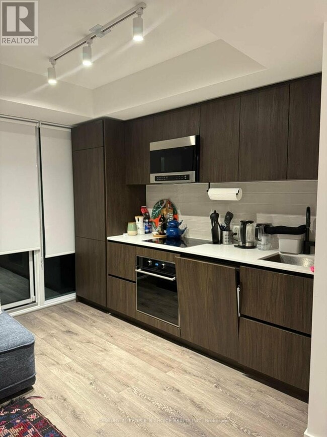 Photo du bâtiment - 127 Broadway Ave