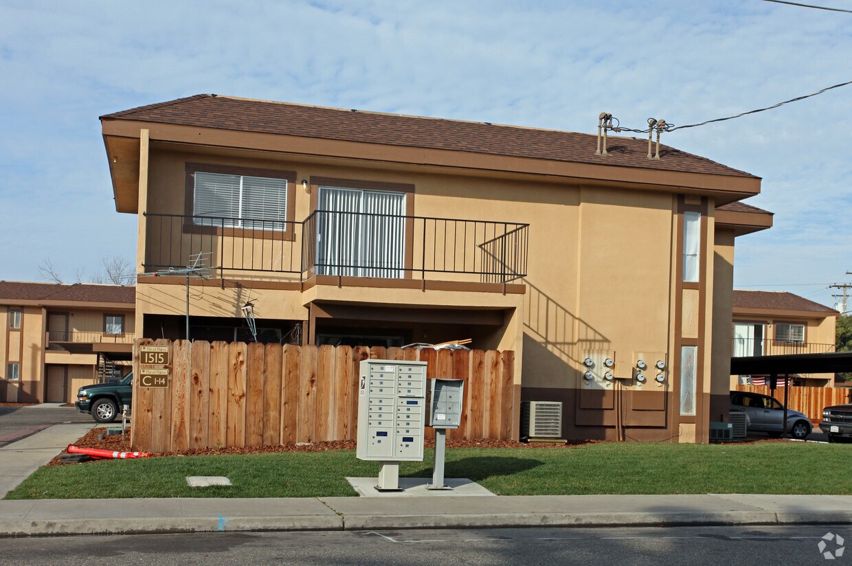 Building Photo - 1515 N Palm St
