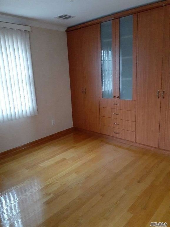 Foto del edificio - 73-63-73190 190th St
