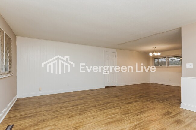 Foto del edificio - 4760 Rolling St