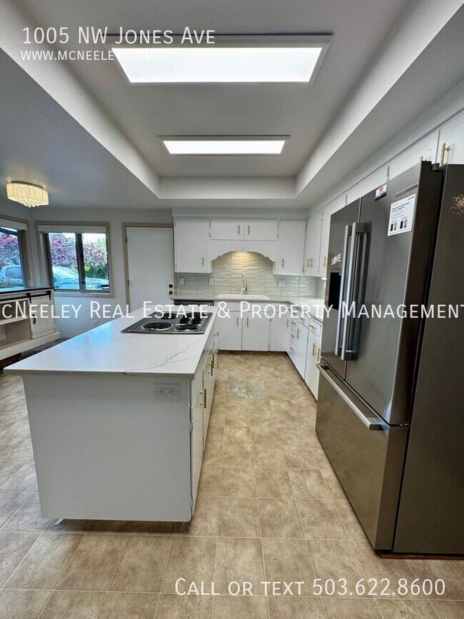 Foto del edificio - 1005 NW Jones Ave