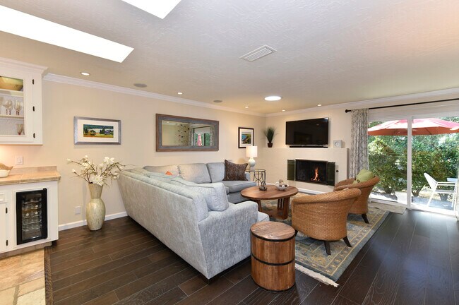 Great Room - 222 Vista Ct