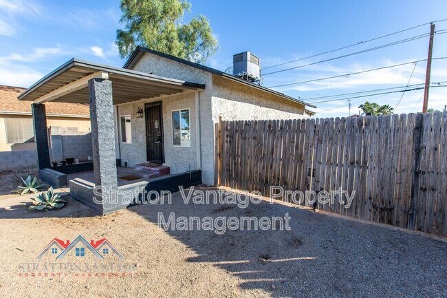 Foto del edificio - 1145 E 5th St