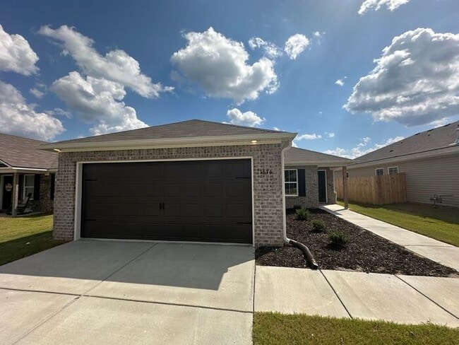 Building Photo - Welcome Home to Cullman! | Stunning 4-Bed, 2-Bath Home with Landscaped Yard