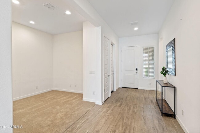 Building Photo - 16423 W Charlotte Dr