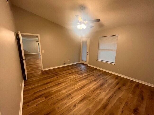 Building Photo - 310 Fairwood Dr