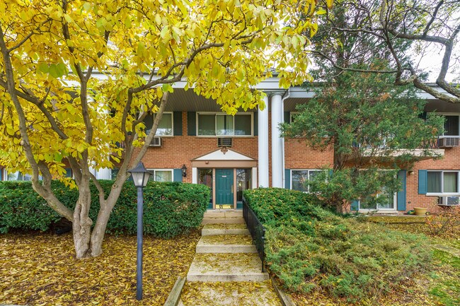 Foto del edificio - 606 E Algonquin Rd