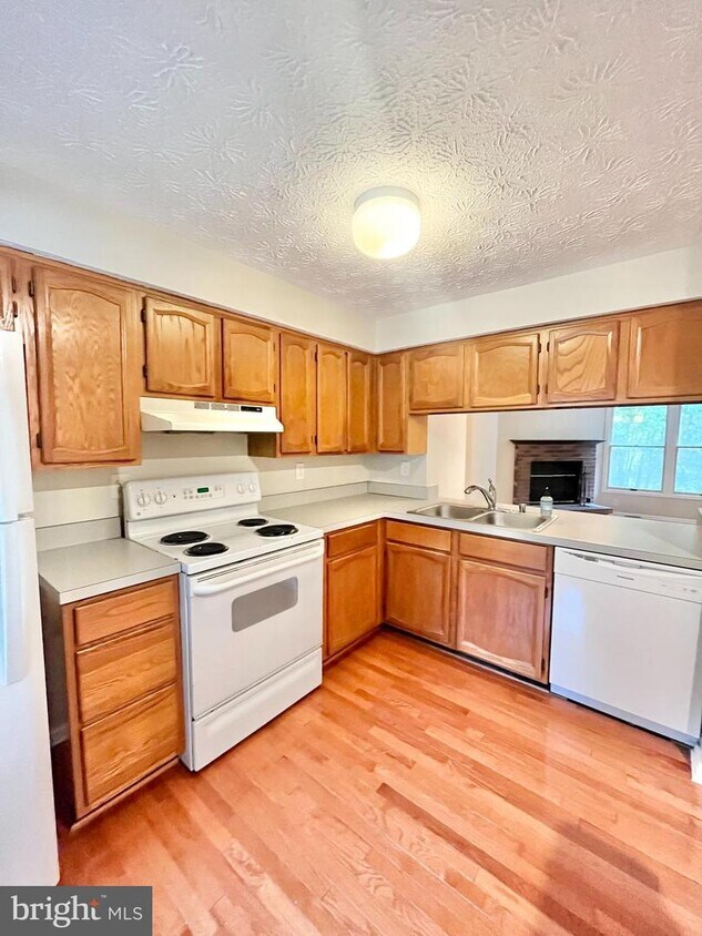 Primary Photo - 1578 Poplar Grove Dr