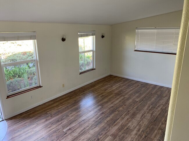 Living Space - 180 El Verano Ave