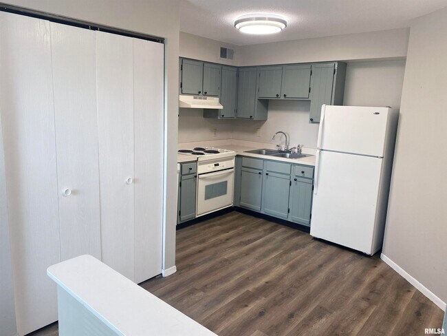 Foto del edificio - 5905 W Ridgecrest Dr