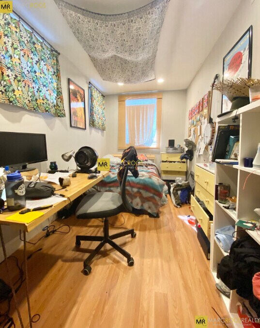 Foto del edificio - 733 Parker St