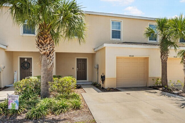 Building Photo - Spacious Townhome in Gated Copper Ridge Co...