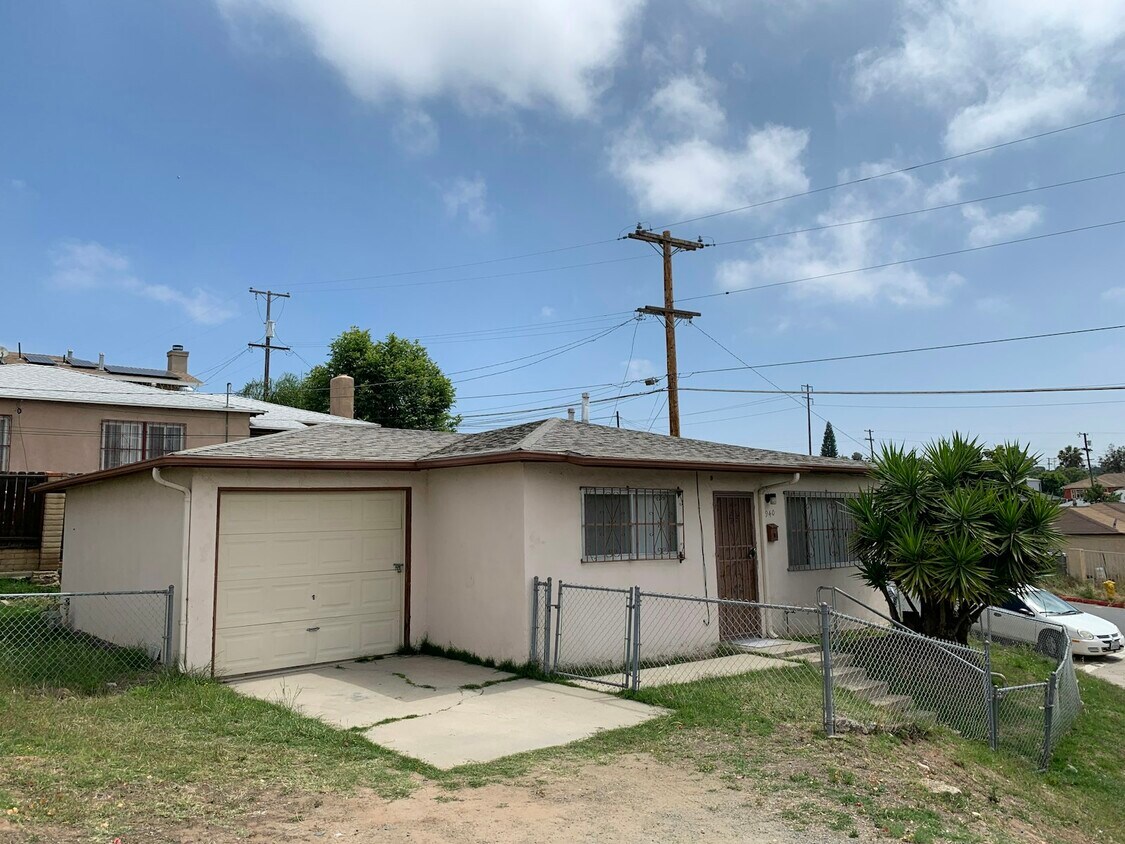 Primary Photo - 5940 Kenwood St