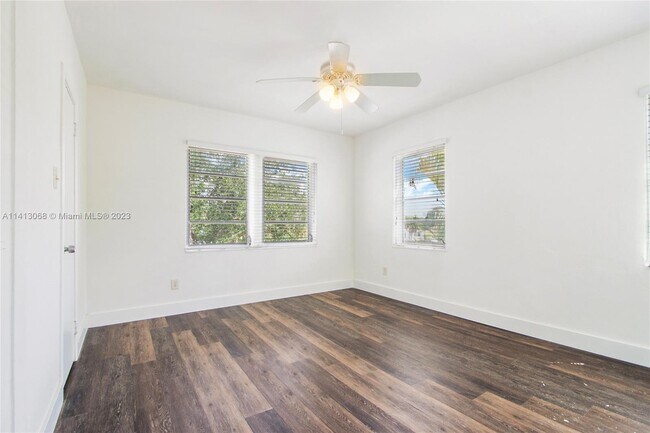 Foto del edificio - 2352 SW 26th Ln