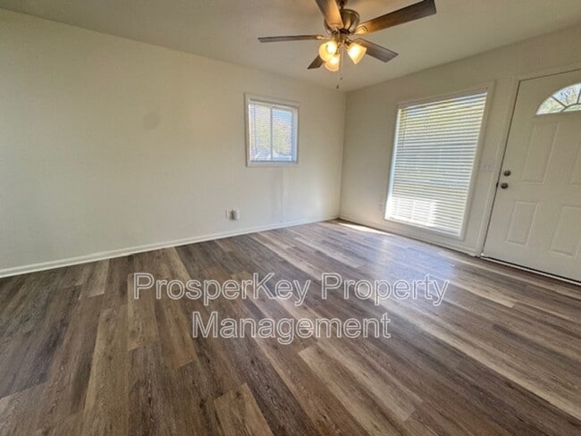 Building Photo - 4794 Gardiner Dr