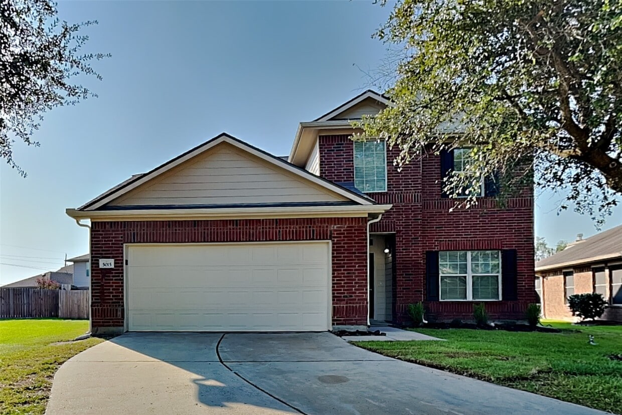 Foto principal - 5015 Mossy Bridge Dr