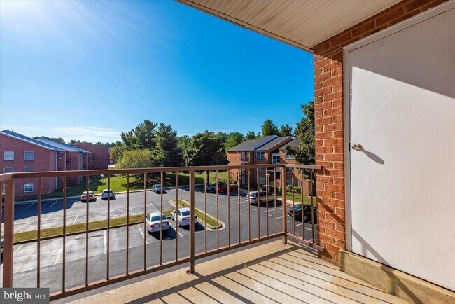 Building Photo - 500 Chapel Ct