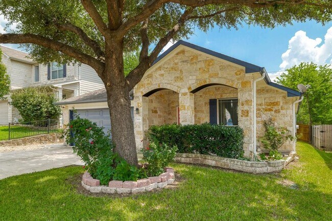 Building Photo - 1819 Melissa Oaks Ln