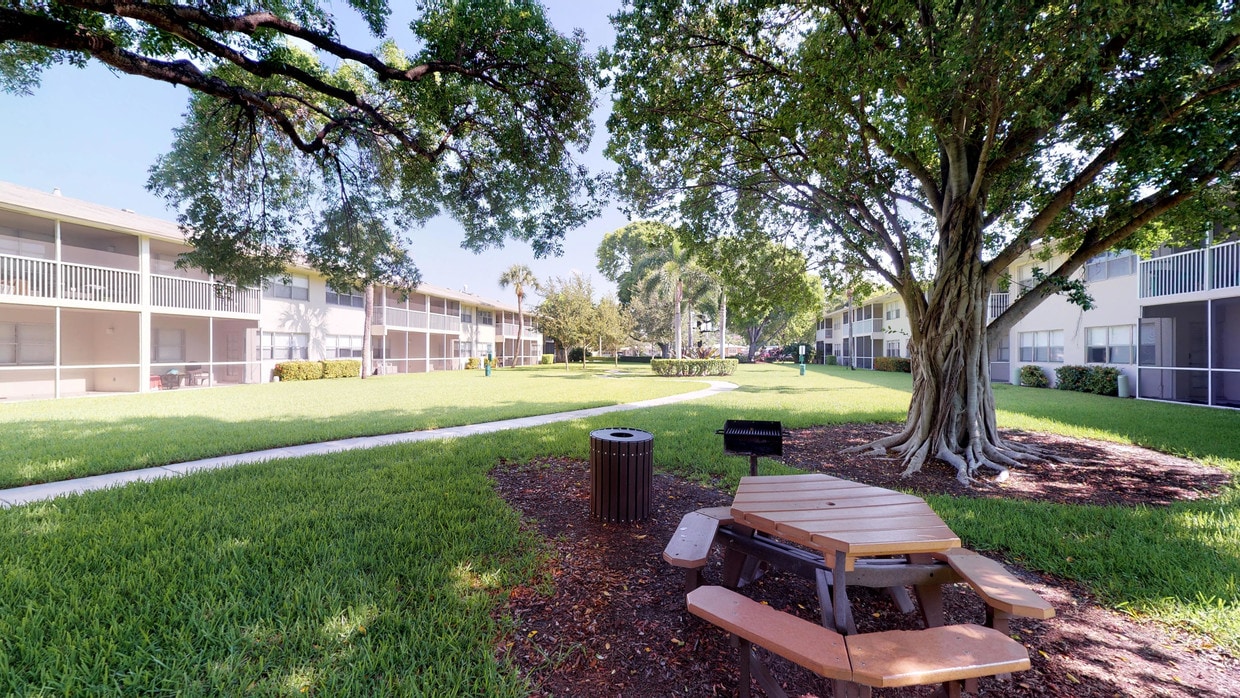 Photo - Waterford Bay Apartments